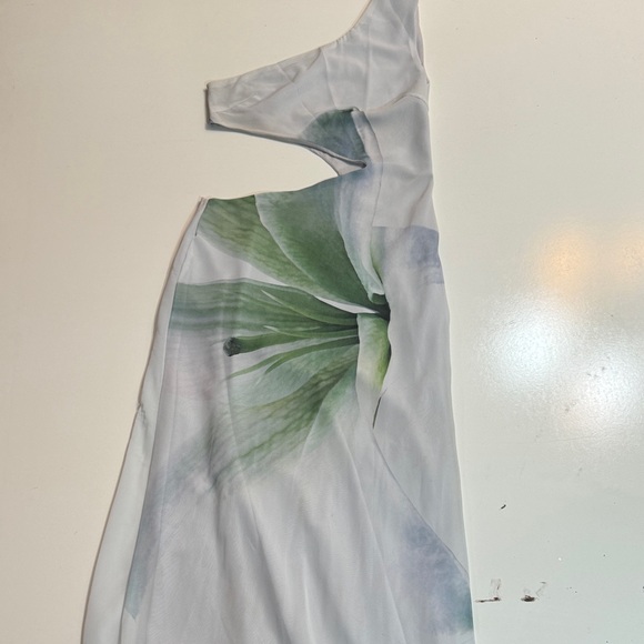 Peppermayo Dresses & Skirts - Peppermayo One Shoulder White and Green Dress